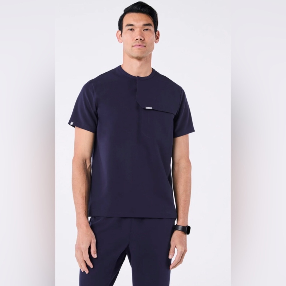 FIGS Mens Corfield Henley Scrub Top Size: M